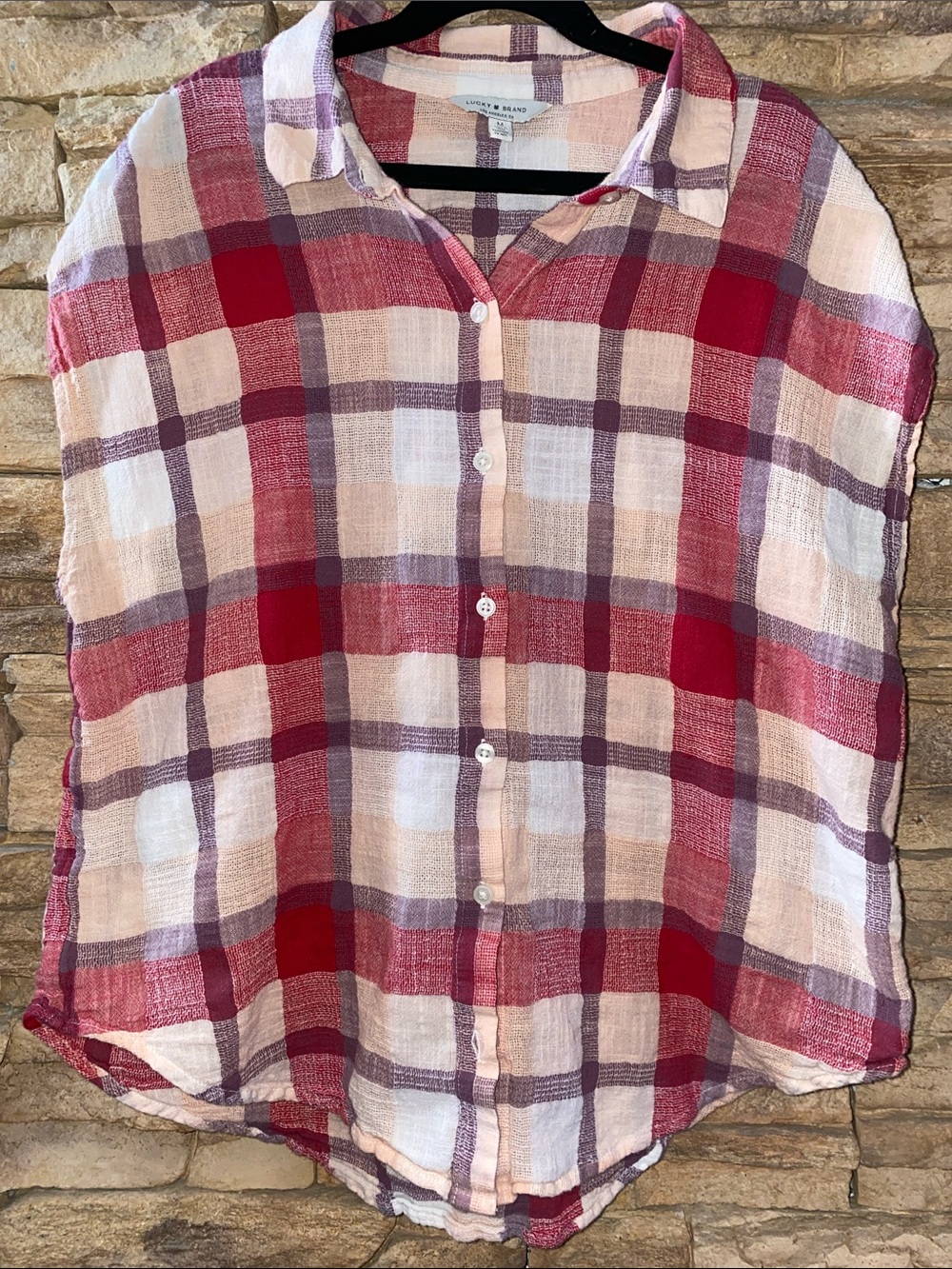 Lucky Brand Red, White, and Peach Plaid Sleeveless Button-Down Shirt Size Medium